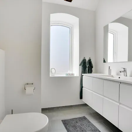 Completely Renovated Дом отдыха